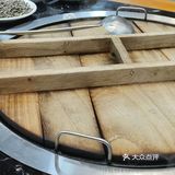 据说这是玉林最好吃的东北铁锅炖！你吃过了吗？