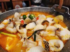 思茅酸汤鱼片-老滇山寨•云南特色菜•地方菜•民族风情歌舞表演(金碧店)