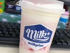 草莓麻薯酸奶-milkplus·泰式奶茶(较场东路店)