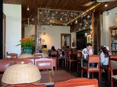 -Cuc Gach Quan Restaurant