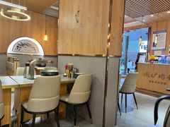 大堂-围炉肉舍•炭烤活鳗•丹东海鲜烤肉(步行街店)