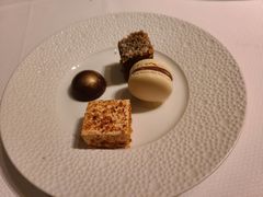 -Le Bernardin