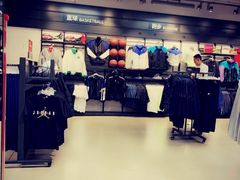 -王府井奥莱临潼小镇(临潼店)