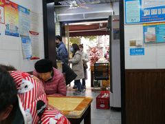 -覃肥叔桂林米粉(粮道街店)