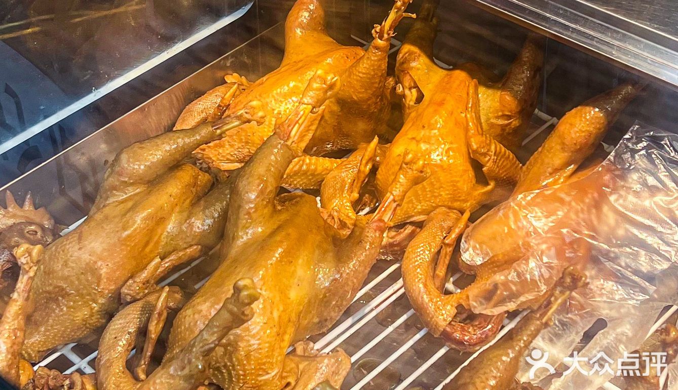 西安回民街的风干麻辣鸡 吃一口就停不下来[调皮]