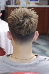 -托尼盖·烫发·染发·专业店