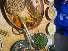 -洱火云南酸菜牛肉火锅(石景山当代商城店)