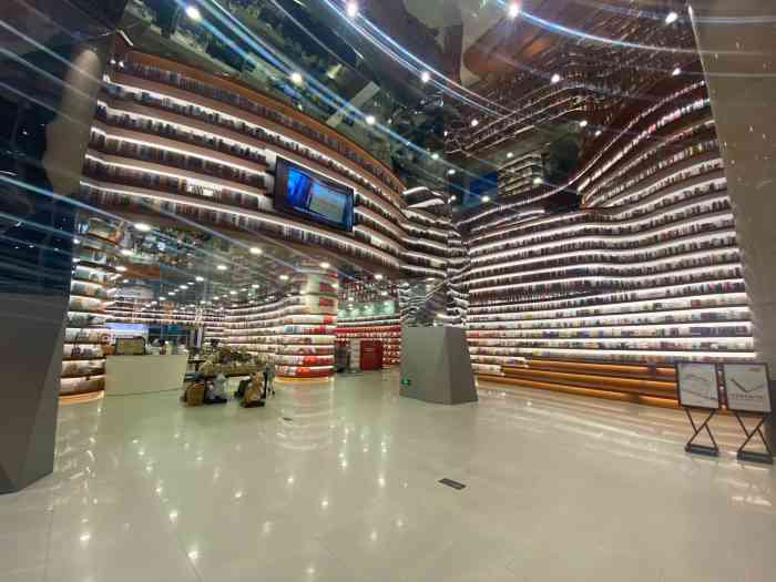 打分 老书店装修出了新网红的风格,希望能好好开下去