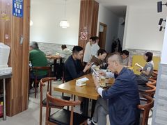 -黄阿姨锅贴大王(万航渡路店)