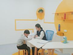 -金色雨林感统学能培训中心(武广校区)