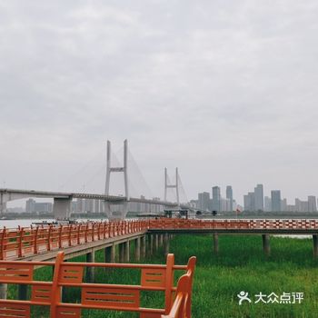 今天起了个大早来武汉天地吃早餐