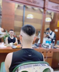 -尼特斯男士发型馆