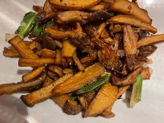 盐焗菌菇-丝路金桃·新疆菜(徐汇店)