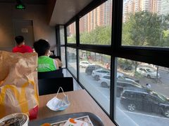 靠窗位-麦当劳(安立路店)
