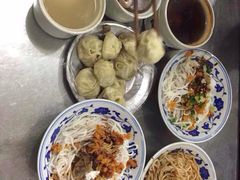 -高师傅特色米粉汤包(建设路店)