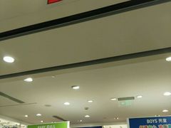 -优衣库(上海虹口龙之梦店)