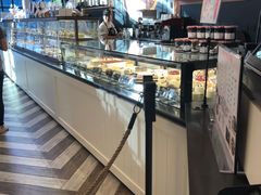 面包甜点陈列柜-牛角村(大族广场店)