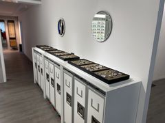 -目艮眼镜SHOWROOM(品牌集合店)