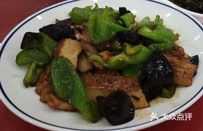 Stir-Fried Pork with Green Peppers and Dried Tofu