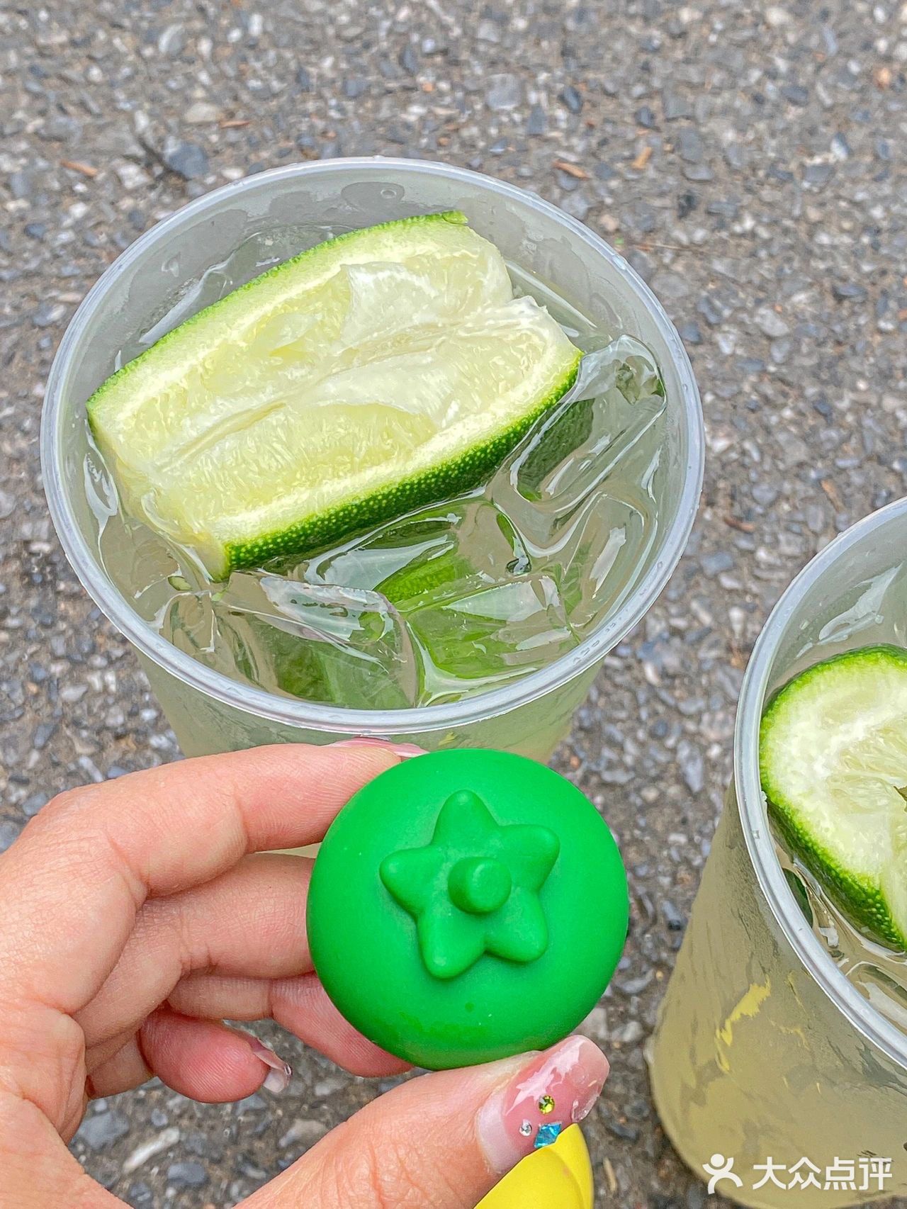 都给我去喝！一口就上头，这颗香水柠檬我先干为敬