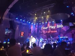 -FOUR PLAY BAR