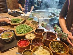 -云阿蛮云南生烫牛肉米线(奉贤路店)