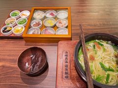 -良米山·云南野生菌过桥米线(上海首店)
