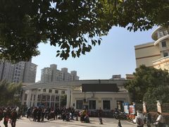 -莘城学校羽毛球馆