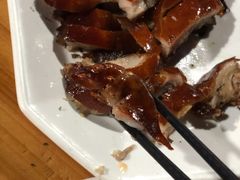 -黄记四更烤乳猪店