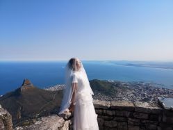 -Flora婚纱礼服定制租赁店