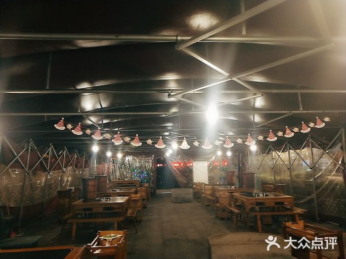 捞锅坝子老火锅(汽博中心店)大堂图片