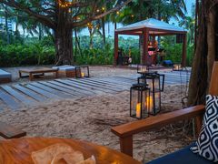 -三亚艾迪逊酒店·海滩烧烤 BARBACOA·现场乐队·浪漫晚餐·烧烤海鲜