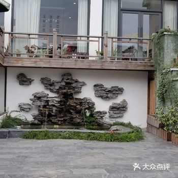 老人免票，常规票价65元/张。免票攻略