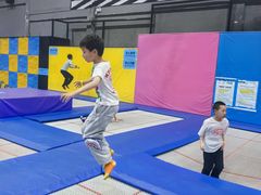 -超时空蹦床团建·VR潮玩运动娱乐·生日派对游乐园(金桥店)