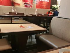 -必胜客(WOW中心城店)