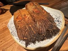 秘制炸鱼尾-阿里家·新疆烤肉酒場 by MIG