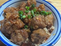 辣肉面-沪西老弄堂面馆(定西路店)
