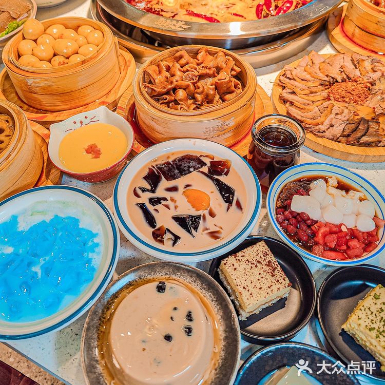 甜品不限量的卤菜火锅👀跑断腿也要吃