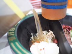 菌汤鸳鸯锅底-有拈头成都市井火锅(老门东店)