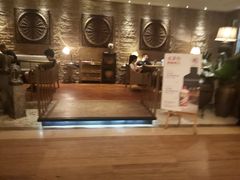 -雍和会海鲜姿造自助(湖东路店)