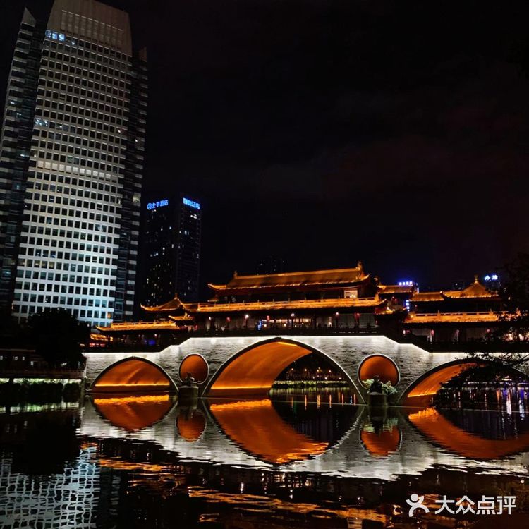 由当时布政使余一龙所建