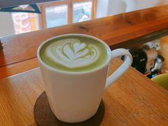 抹茶拿铁-长颈鹿咖啡(大学路店)