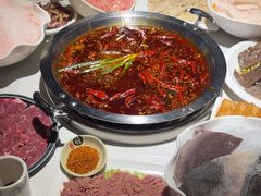 -茅草房·河畔园林火锅
