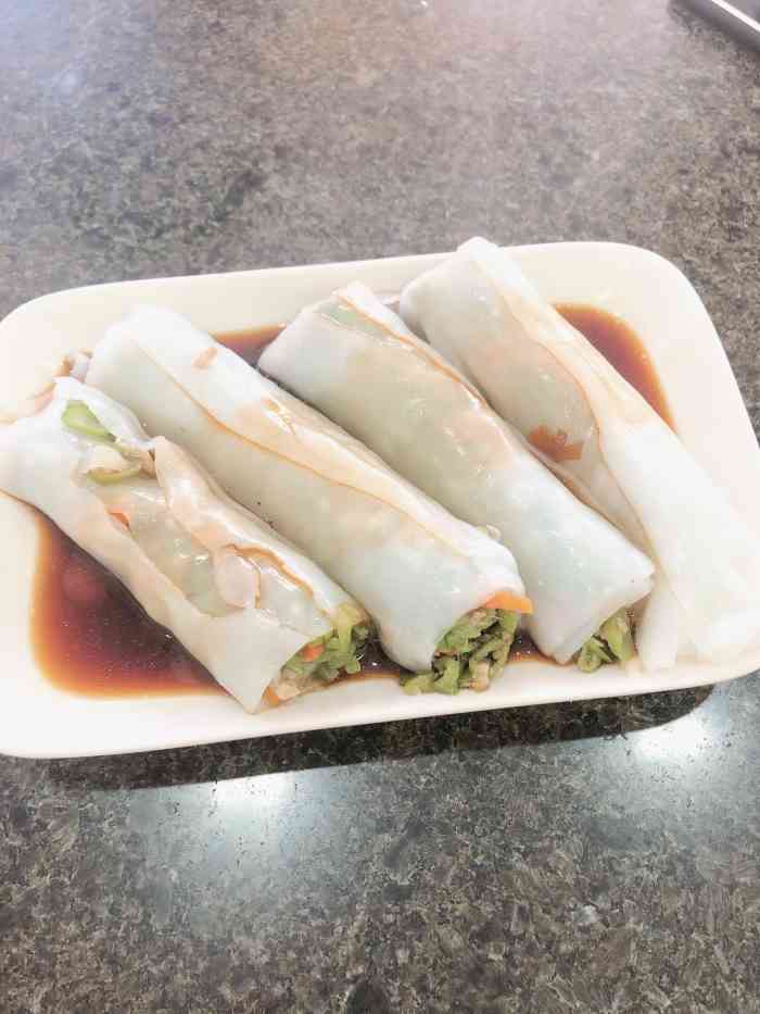 打分 这家粉皮略厚,卷筒粉里裹的豆角和一点点肉末,昨天肉吃多了,想吃