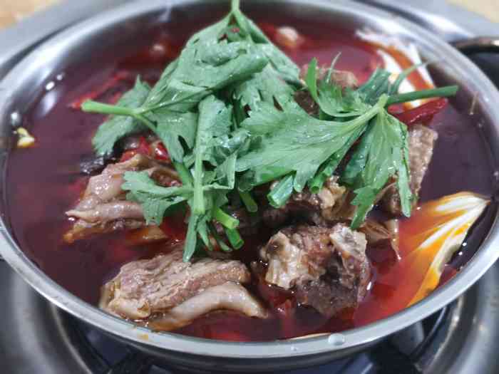 莽子牛肉-"果然是受气牛肉,每人必须消费三瓶酒水,肚.