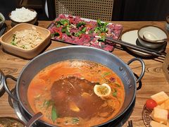 -野山舂·贵州现舂酸汤火锅(鸿通城店)