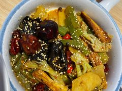山城麻辣素香锅-轻蔬不用等·素食(江苏路店)