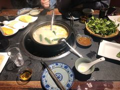 -大匠工房古船木艺术餐厅·猪肚鸡专门店(长白仙岛店)