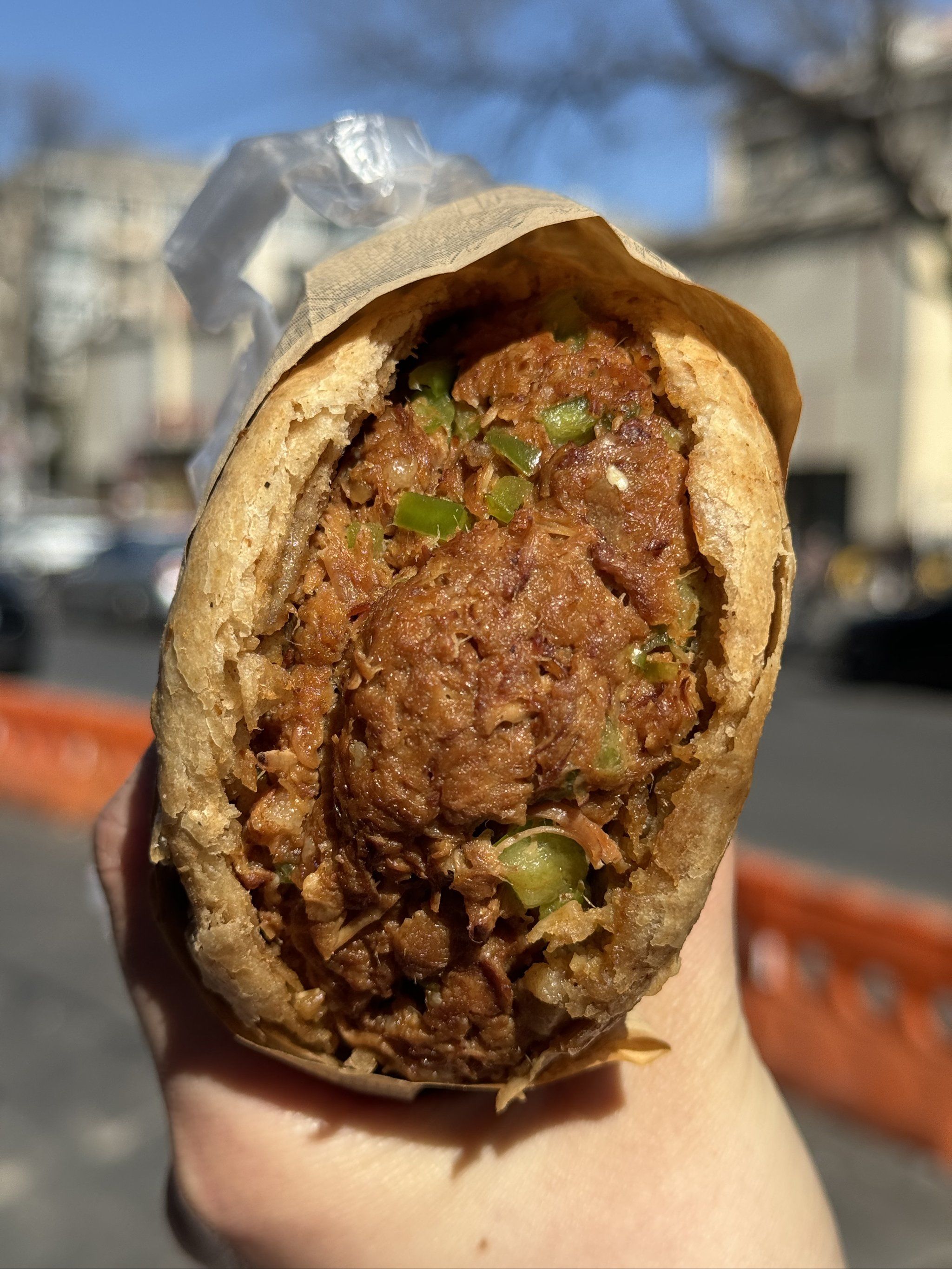 艾特你的馋鬼搭子来吃烧饼夹牛肉!