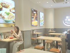 -小杨生煎(金山百联购物中心3楼店)